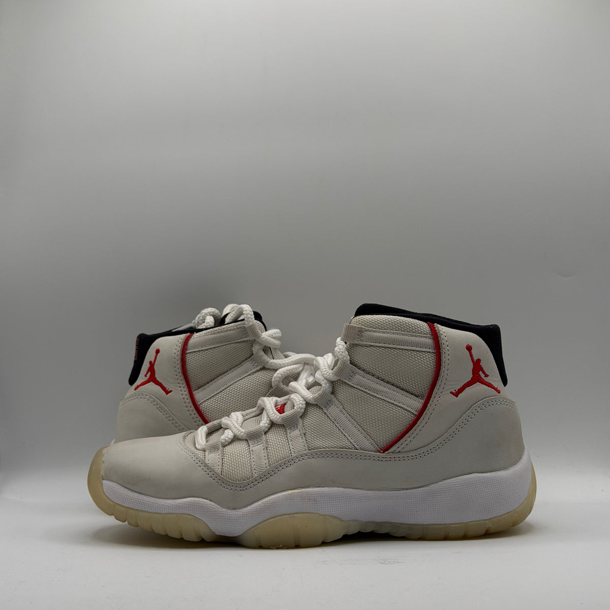 (USED) Jordan 11 Retro Platinum Tint Size 6Y