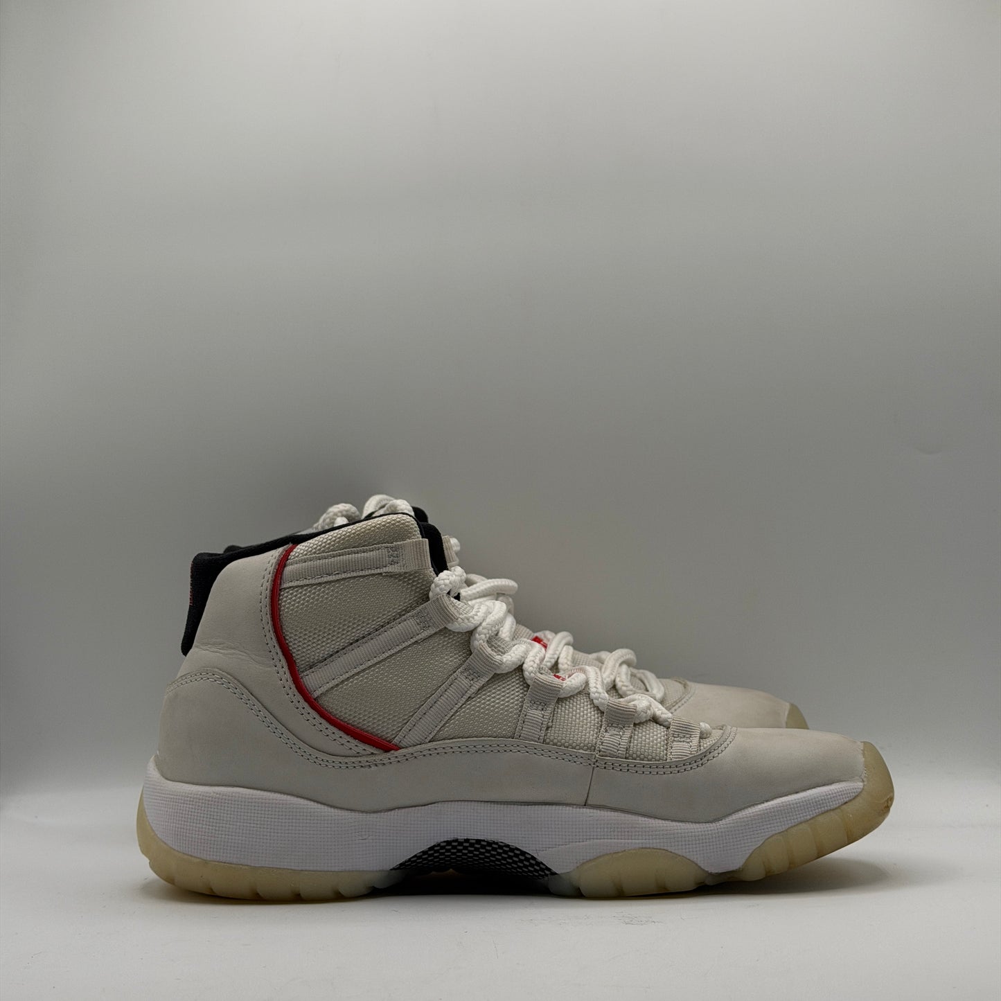 (USED) Jordan 11 Retro Platinum Tint Size 6Y