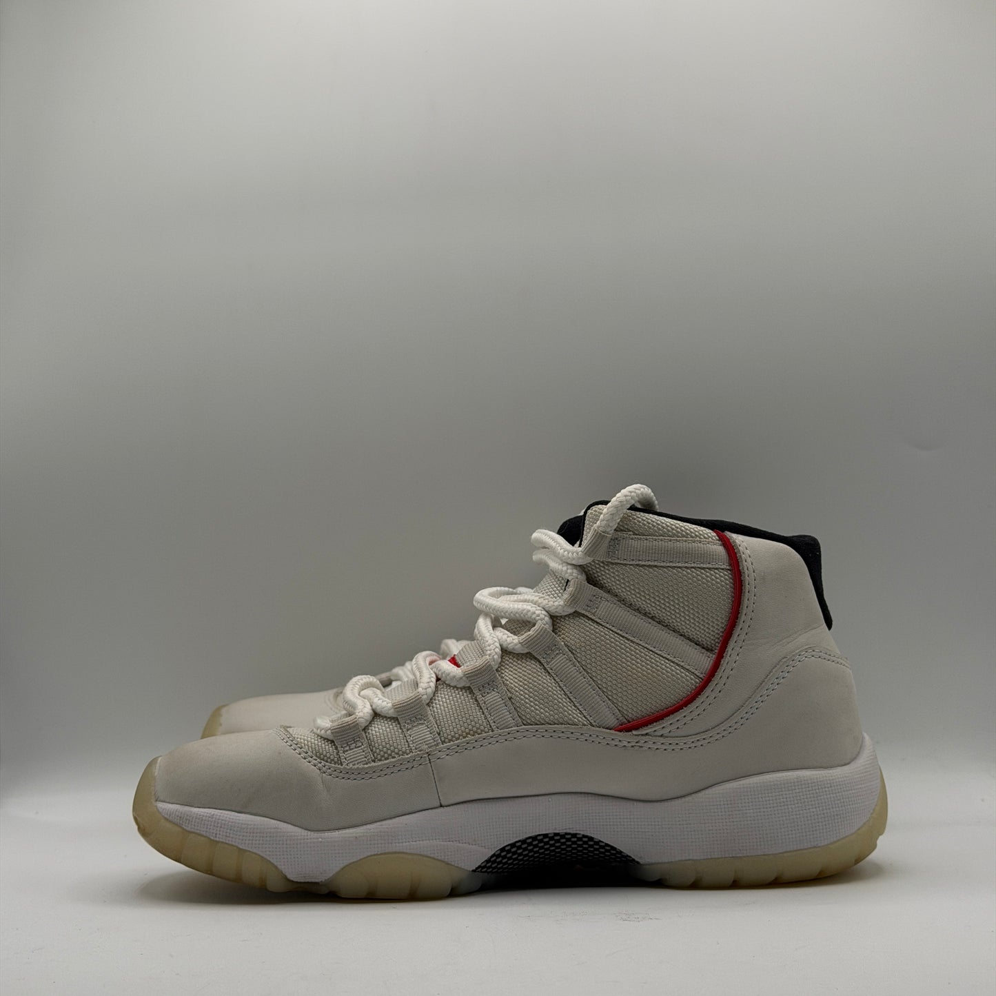 (USED) Jordan 11 Retro Platinum Tint Size 6Y