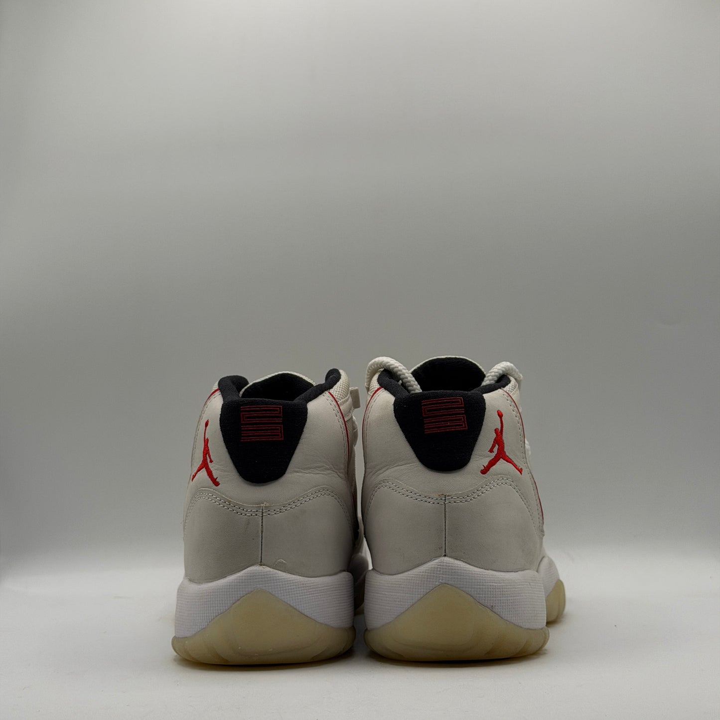 (USED) Jordan 11 Retro Platinum Tint Size 6Y