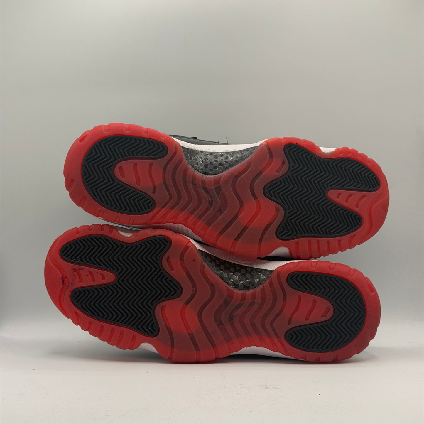 (USED) Jordan 11 Retro Low Bred Size 10.5