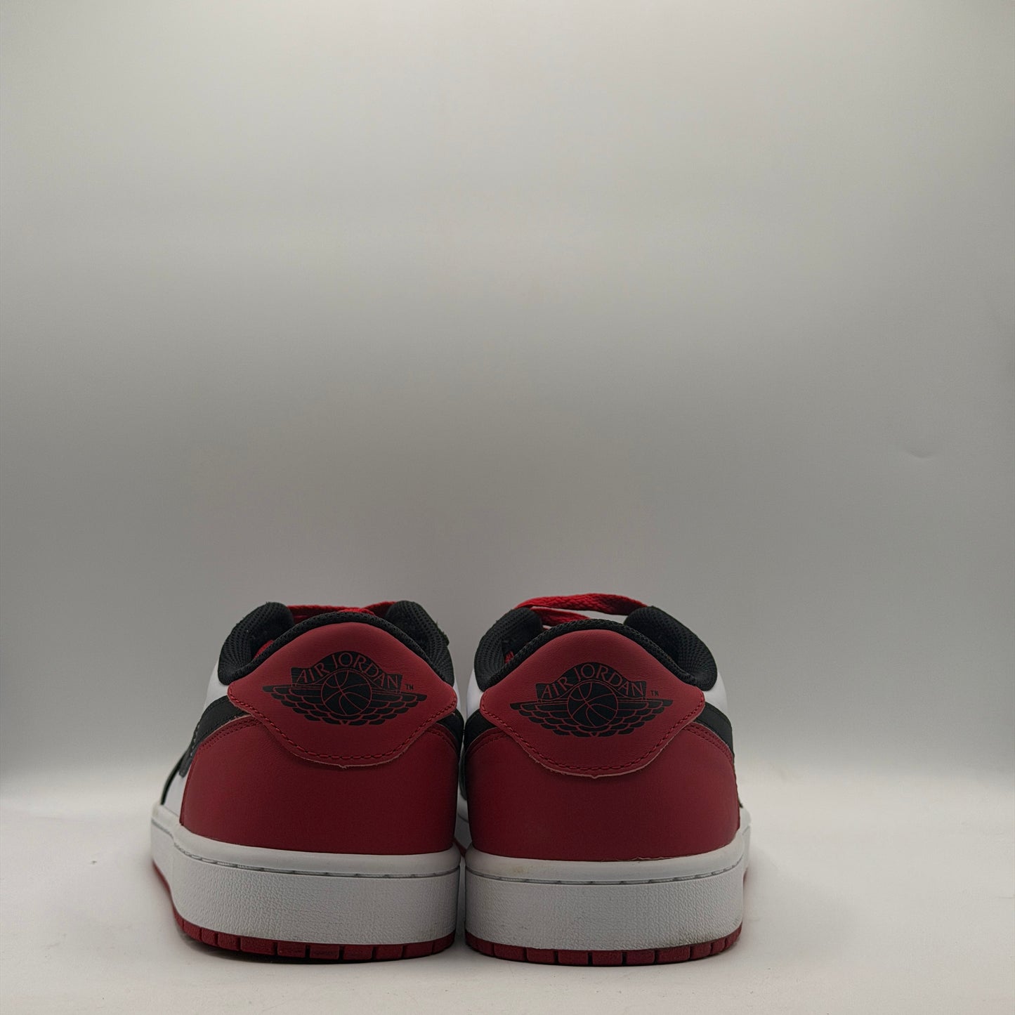 (USED) Jordan 1 Retro Low OG Black Toe (2023) Size 11