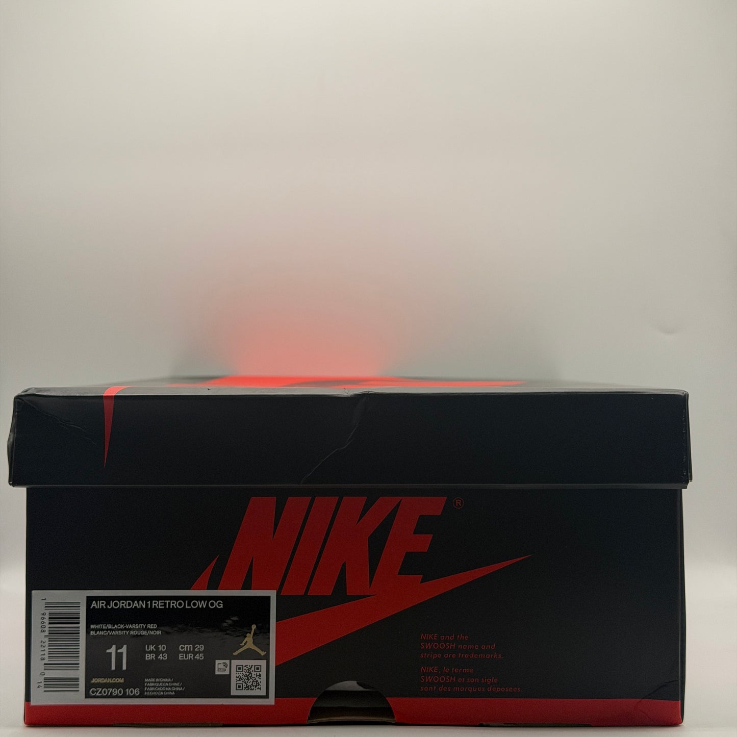 (USED) Jordan 1 Retro Low OG Black Toe (2023) Size 11