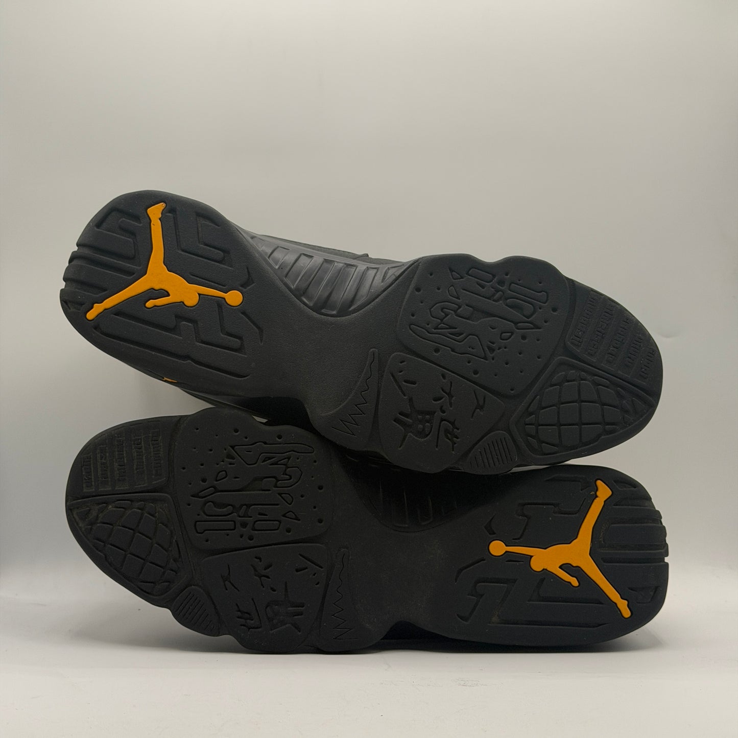 (USED) Jordan 9 Retro University Gold Size 10.5