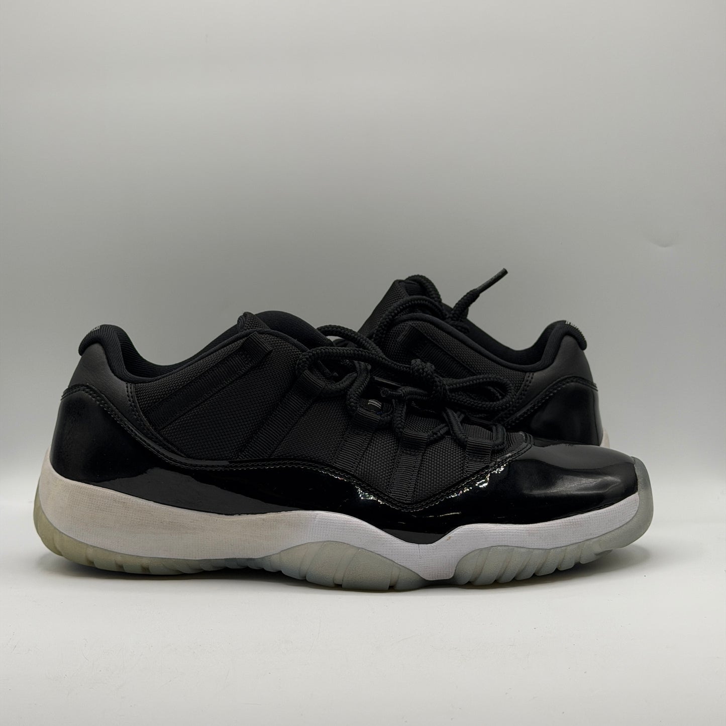 (USED NO BOX) Jordan 11 Retro Low Space Jam Size 10