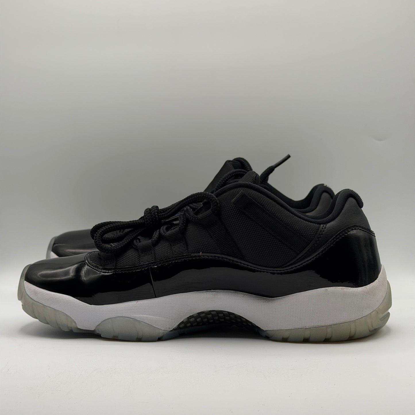 (USED NO BOX) Jordan 11 Retro Low Space Jam Size 10
