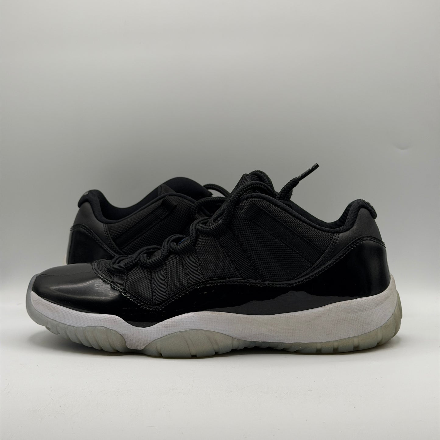 (USED NO BOX) Jordan 11 Retro Low Space Jam Size 10