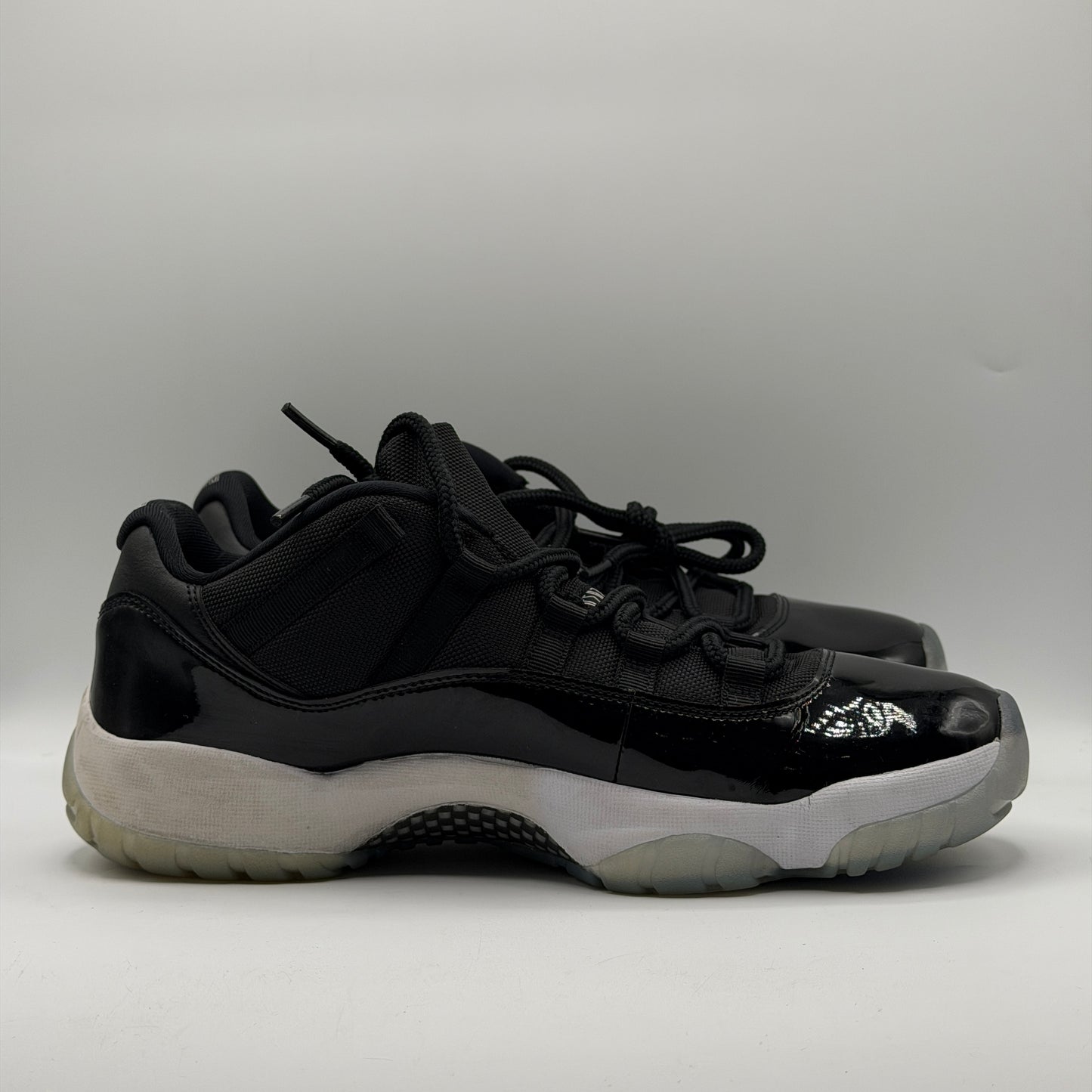 (USED NO BOX) Jordan 11 Retro Low Space Jam Size 10