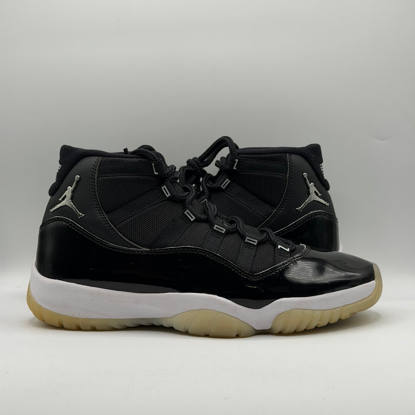 (USED NO BOX) Jordan 11 Retro Jubilee Size 10