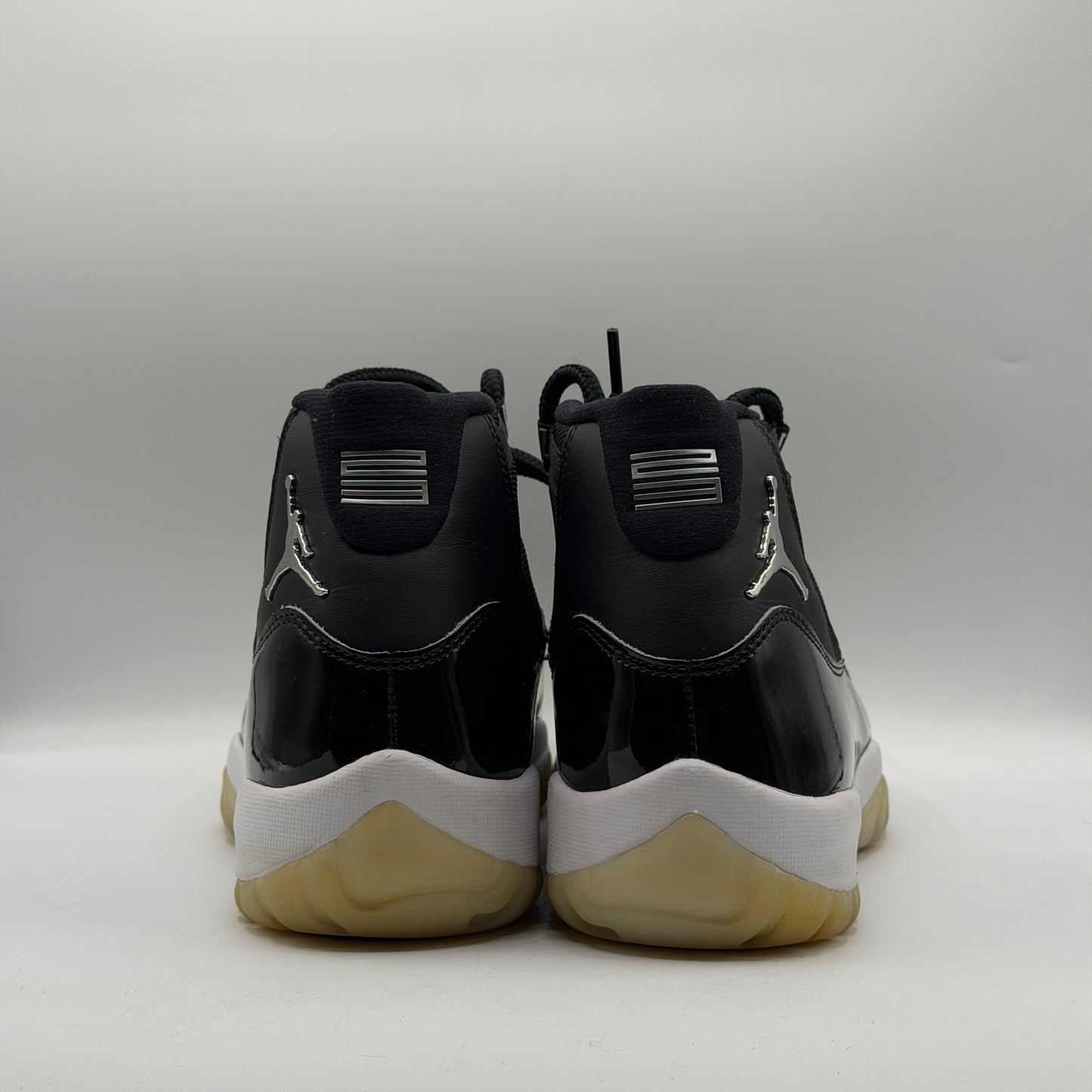 (USED NO BOX) Jordan 11 Retro Jubilee Size 10