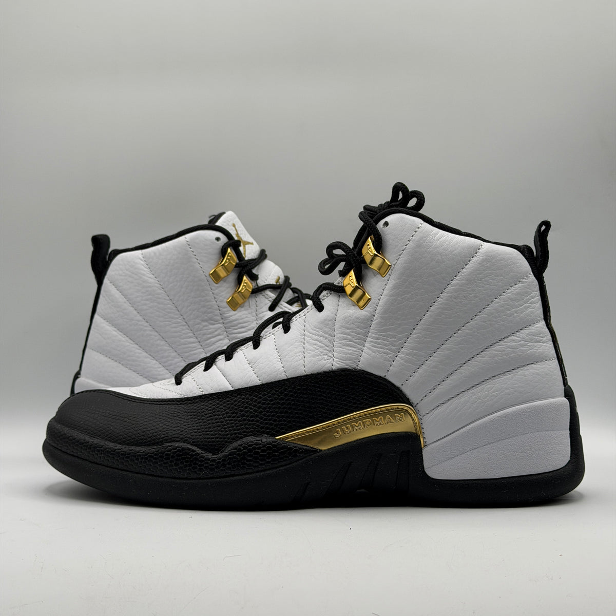 (USED NO BOX) Jordan 12 Retro Royalty Taxi Size 9.5