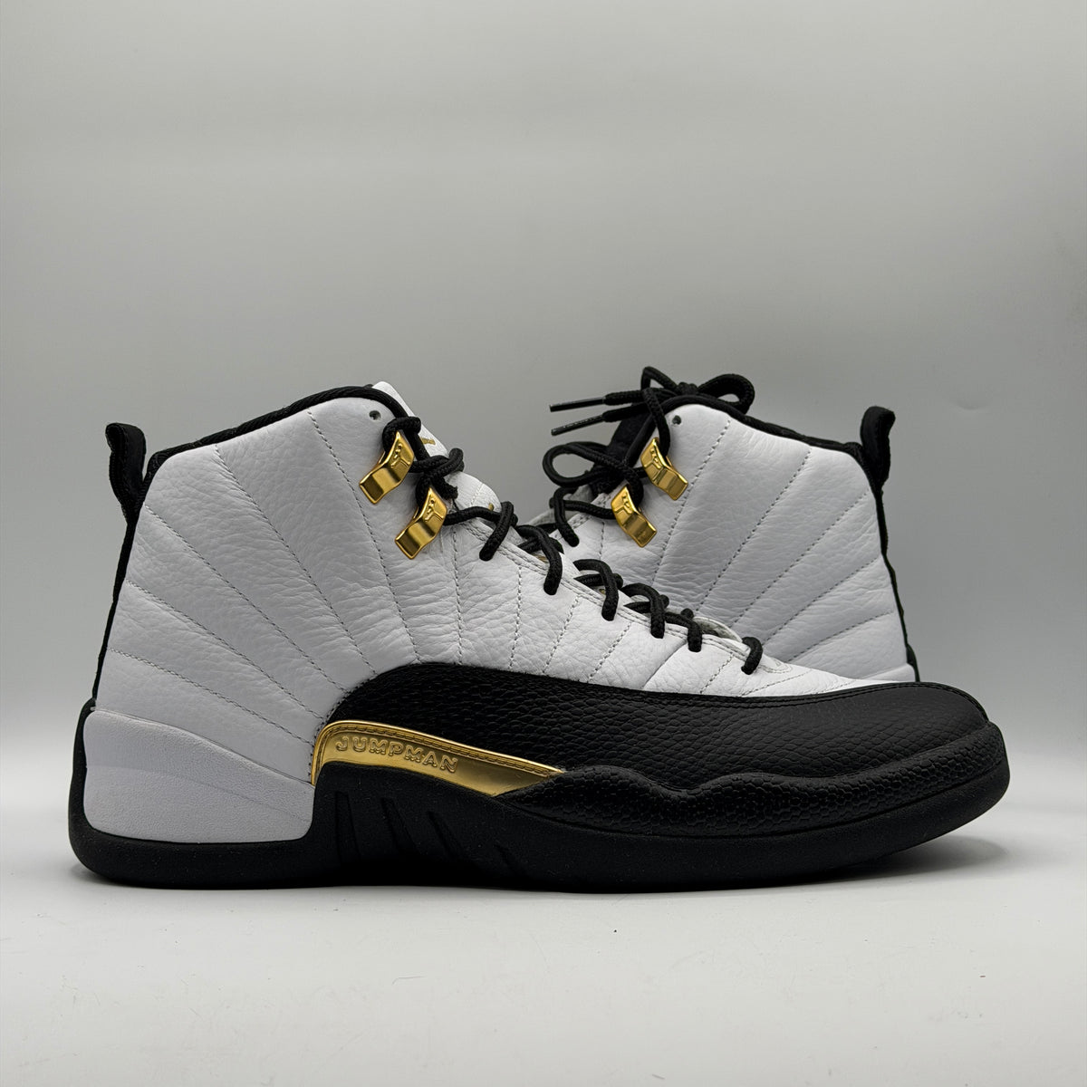 (USED NO BOX) Jordan 12 Retro Royalty Taxi Size 9.5