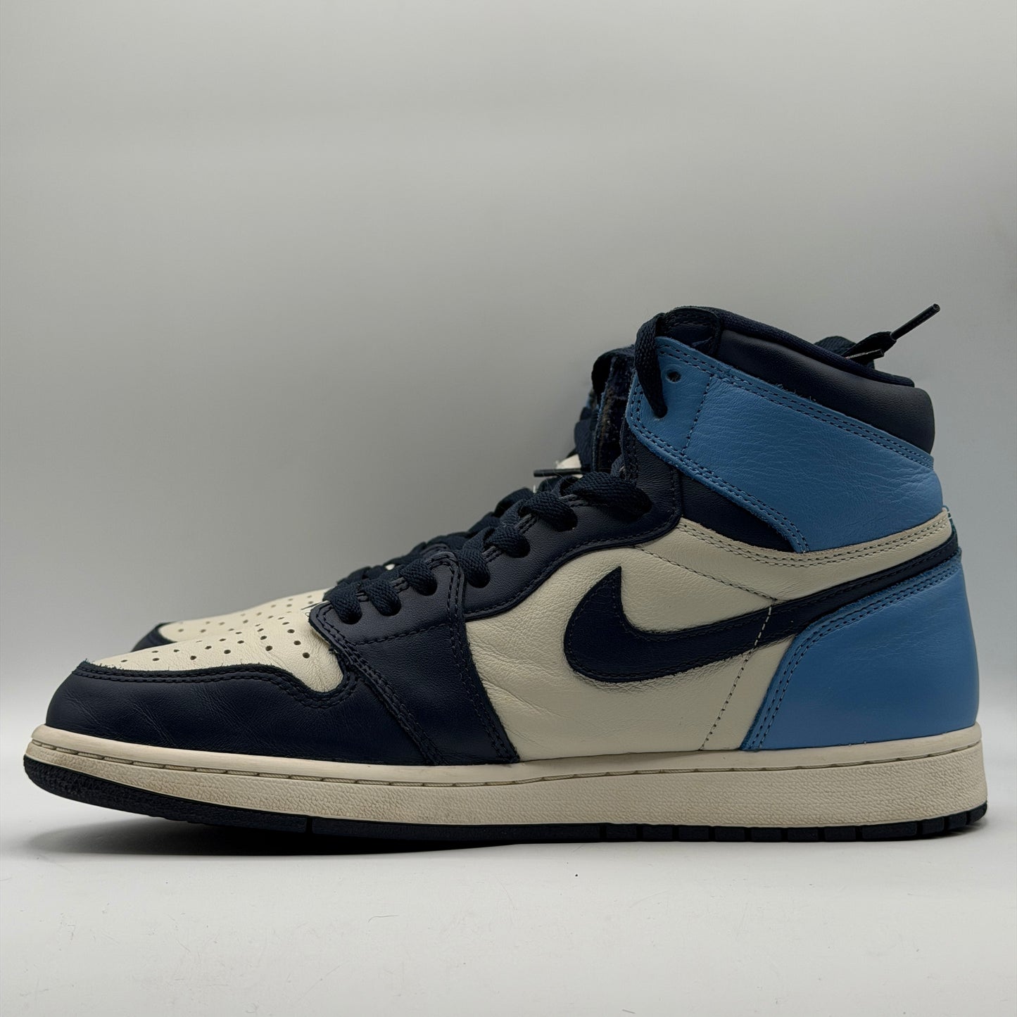 (USED) Jordan 1 Retro High Obsidian Size 11.5