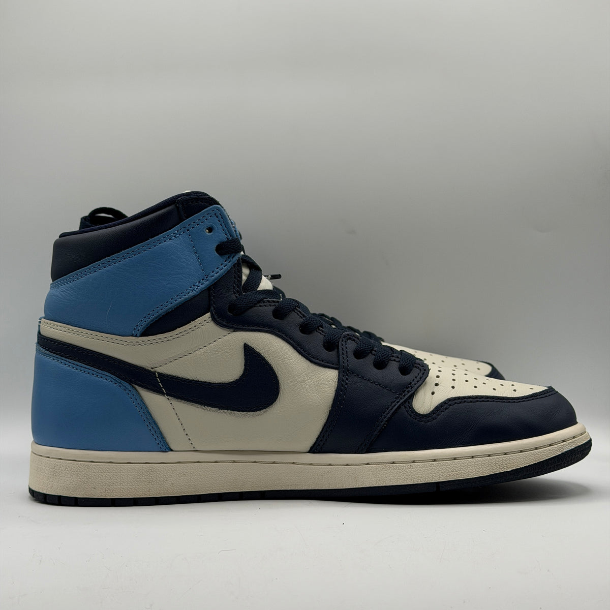 (USED) Jordan 1 Retro High Obsidian Size 11.5
