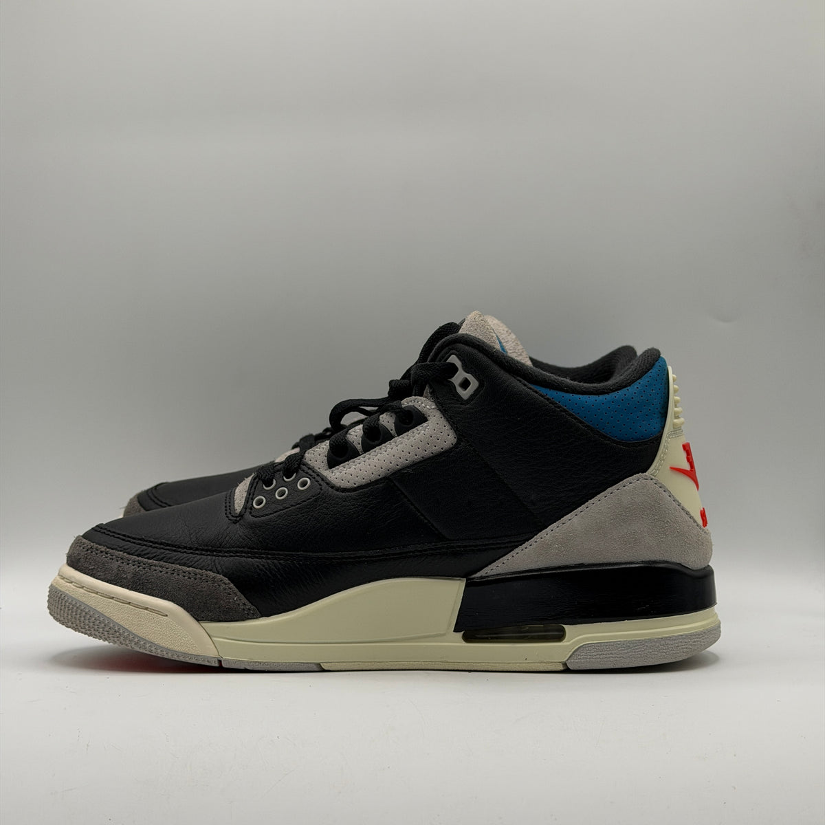 (USED NO BOX) Jordan 3 Retro Rare Air Size 8.5