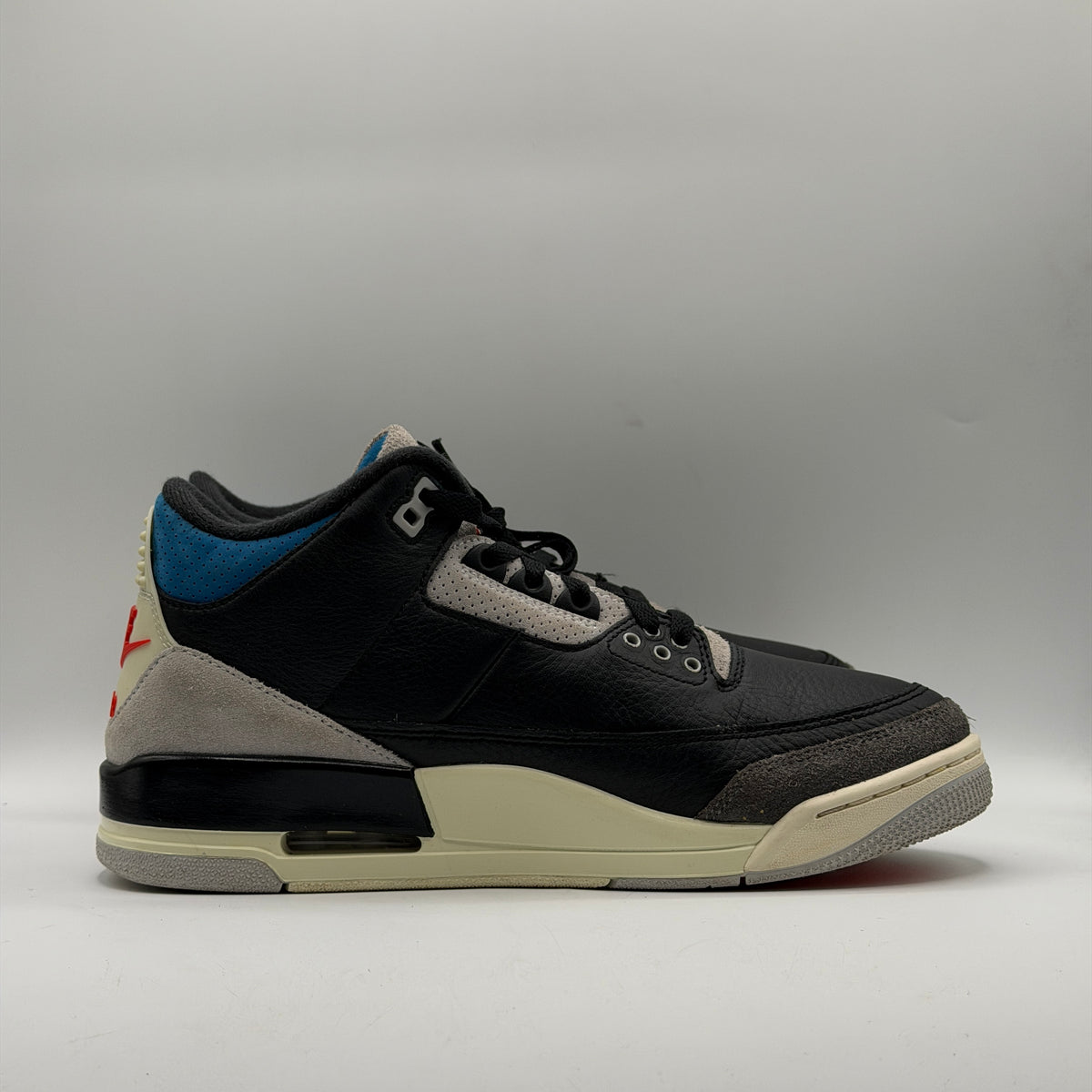 (USED NO BOX) Jordan 3 Retro Rare Air Size 8.5