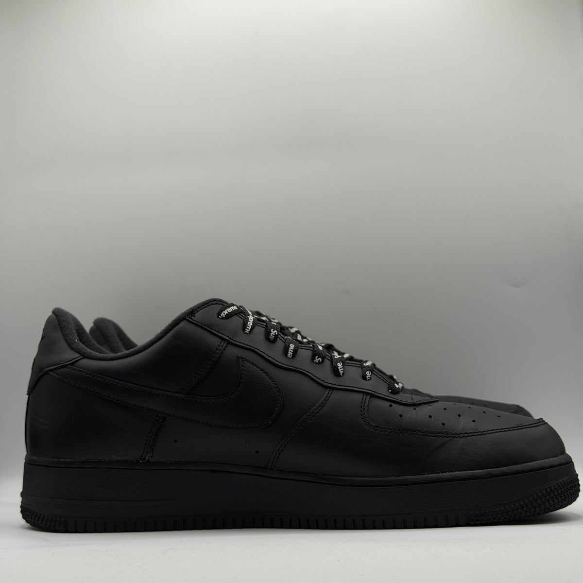 (USED REP BOX) Nike Air Force 1 Supreme Black Size 15