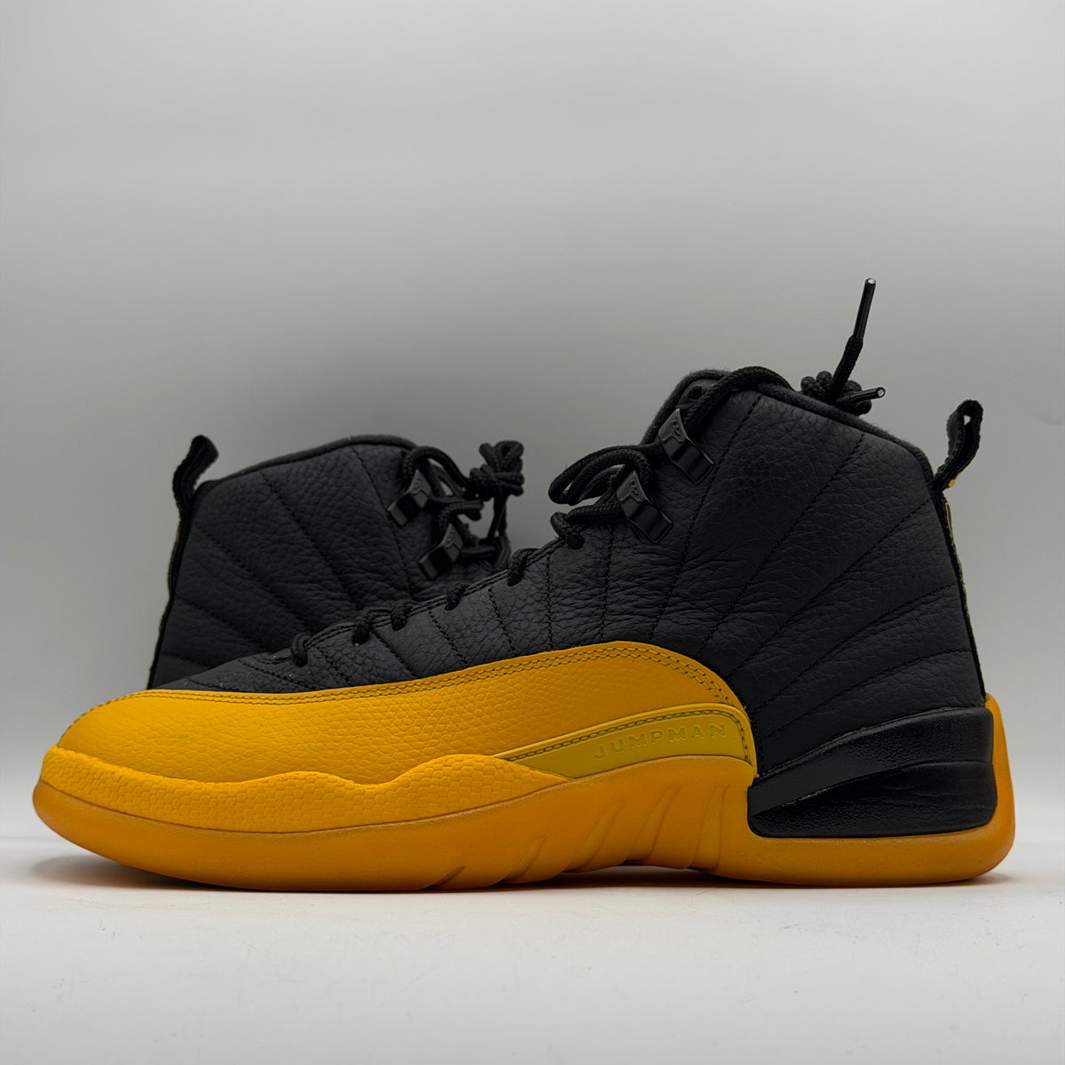 (USED No Box) Jordan 12 Retro Black University Gold Size 8