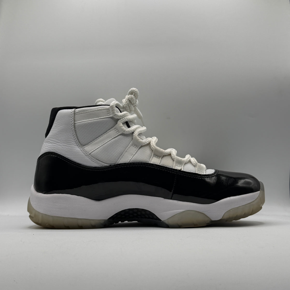 (USED) Jordan 11 Retro Concord (2018) Size 8
