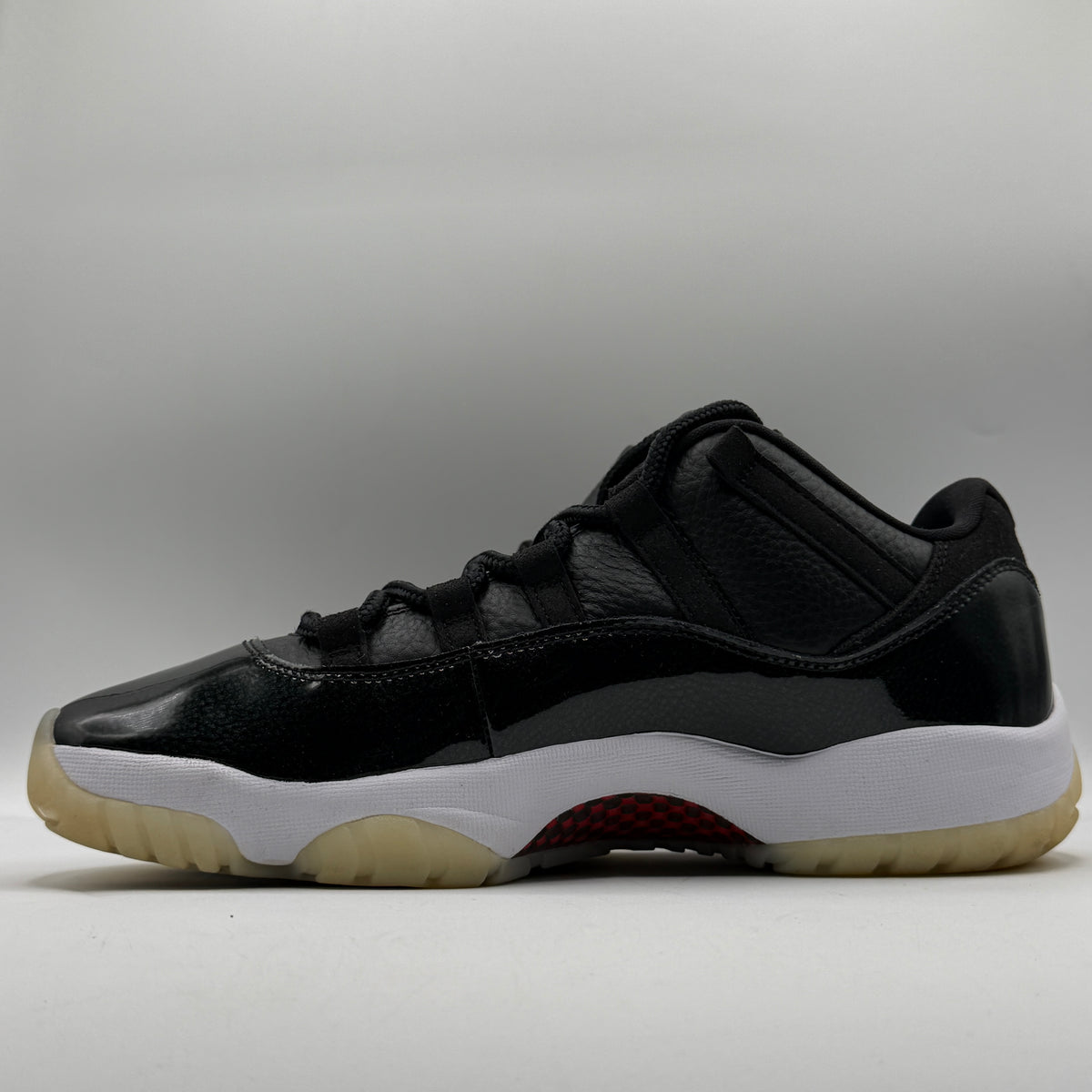 (USED No Box) Jordan 11 Retro Low 72-10 Size 10