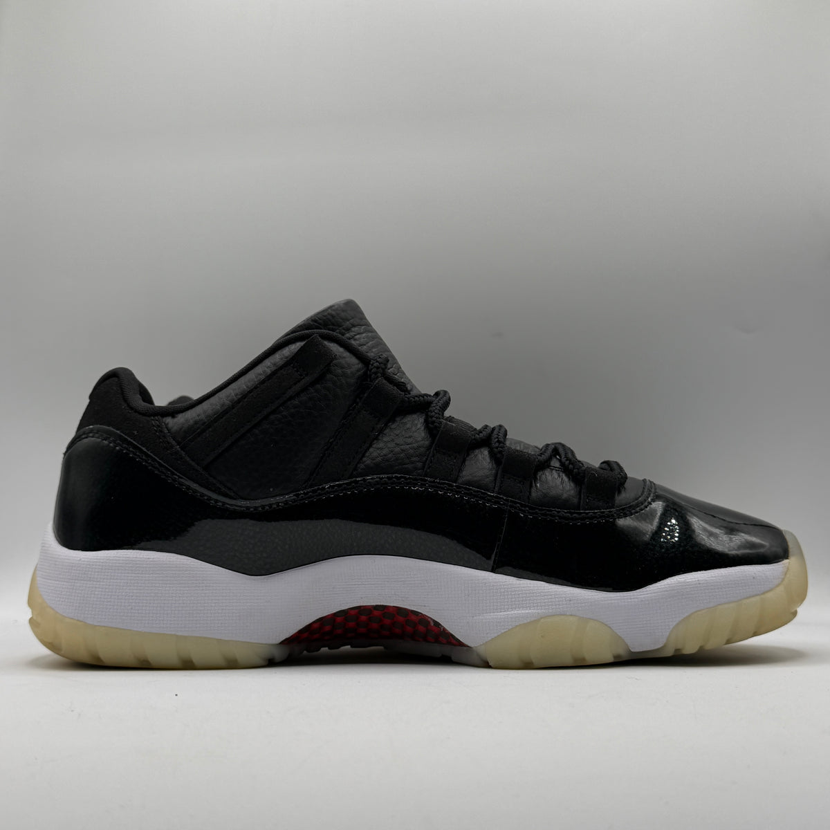 (USED No Box) Jordan 11 Retro Low 72-10 Size 10