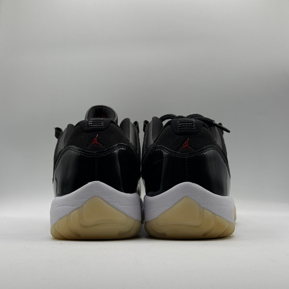 (USED No Box) Jordan 11 Retro Low 72-10 Size 10