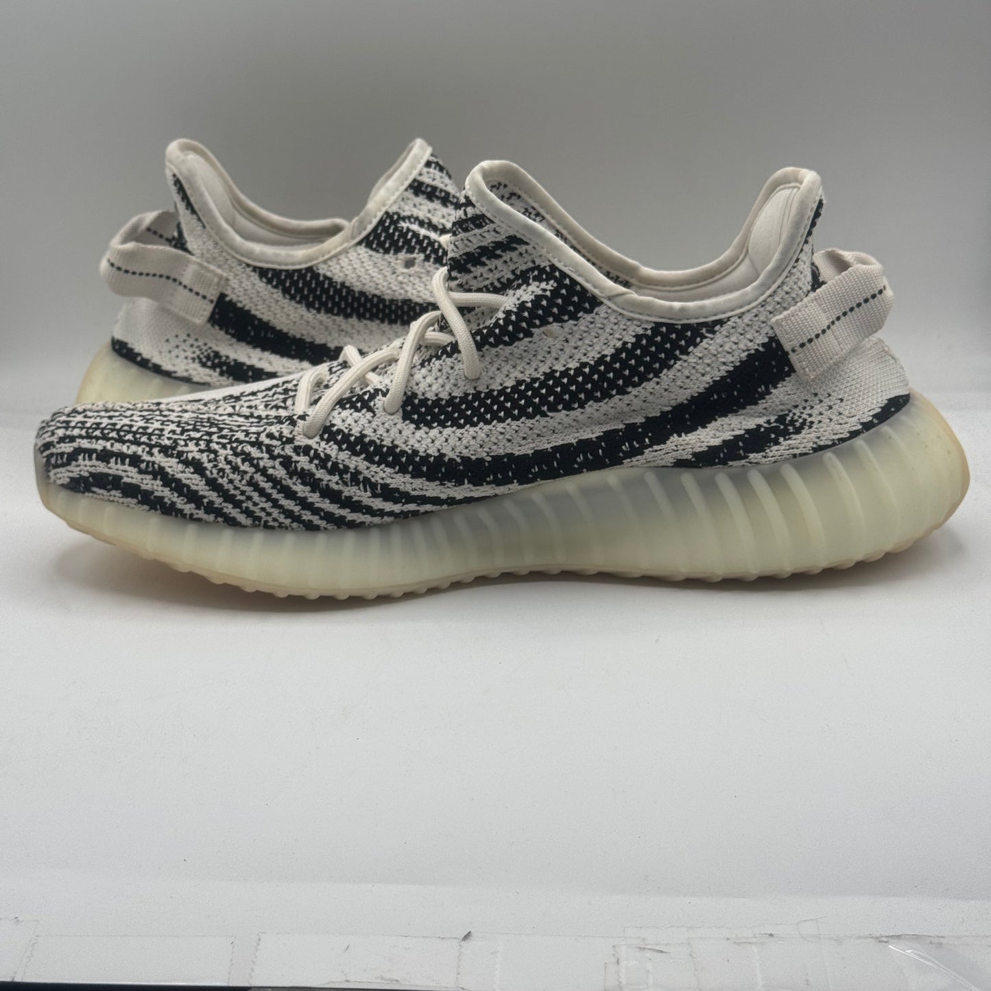 (USED) Yeezy 350 Zebra Size 12