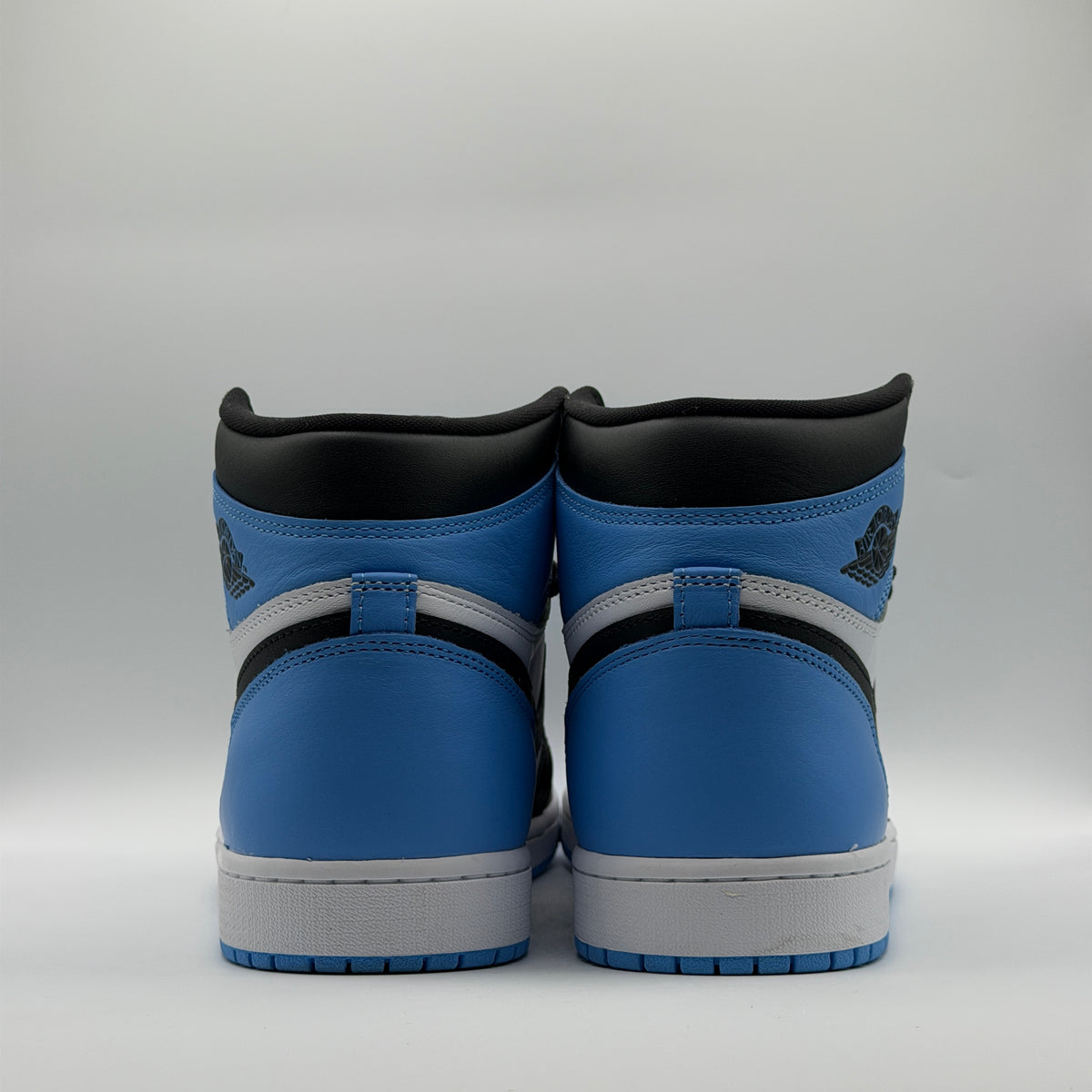 (USED) Jordan 1 Retro High OG UNC Toe Size 11.5