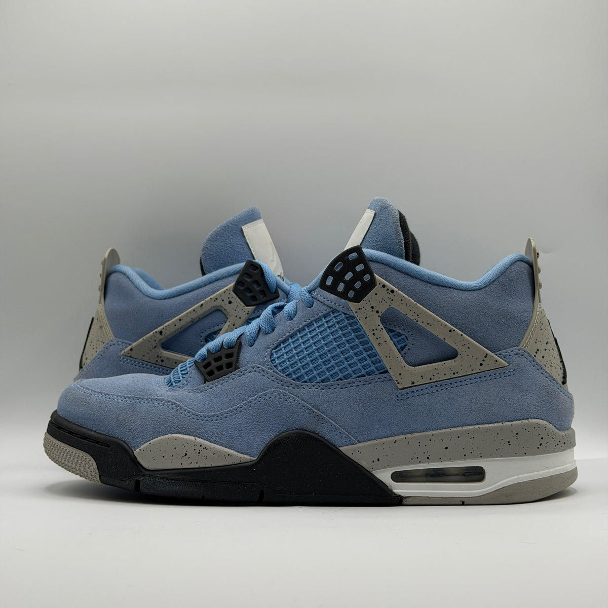 (USED) Jordan 4 Retro University Blue Size 10
