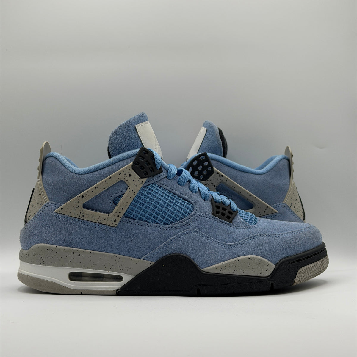 (USED) Jordan 4 Retro University Blue Size 10
