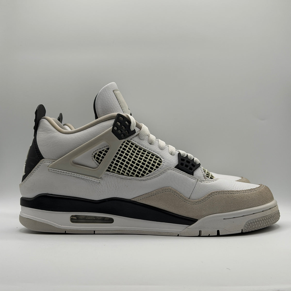 (USED) Jordan 4 Retro Military Black Size 11