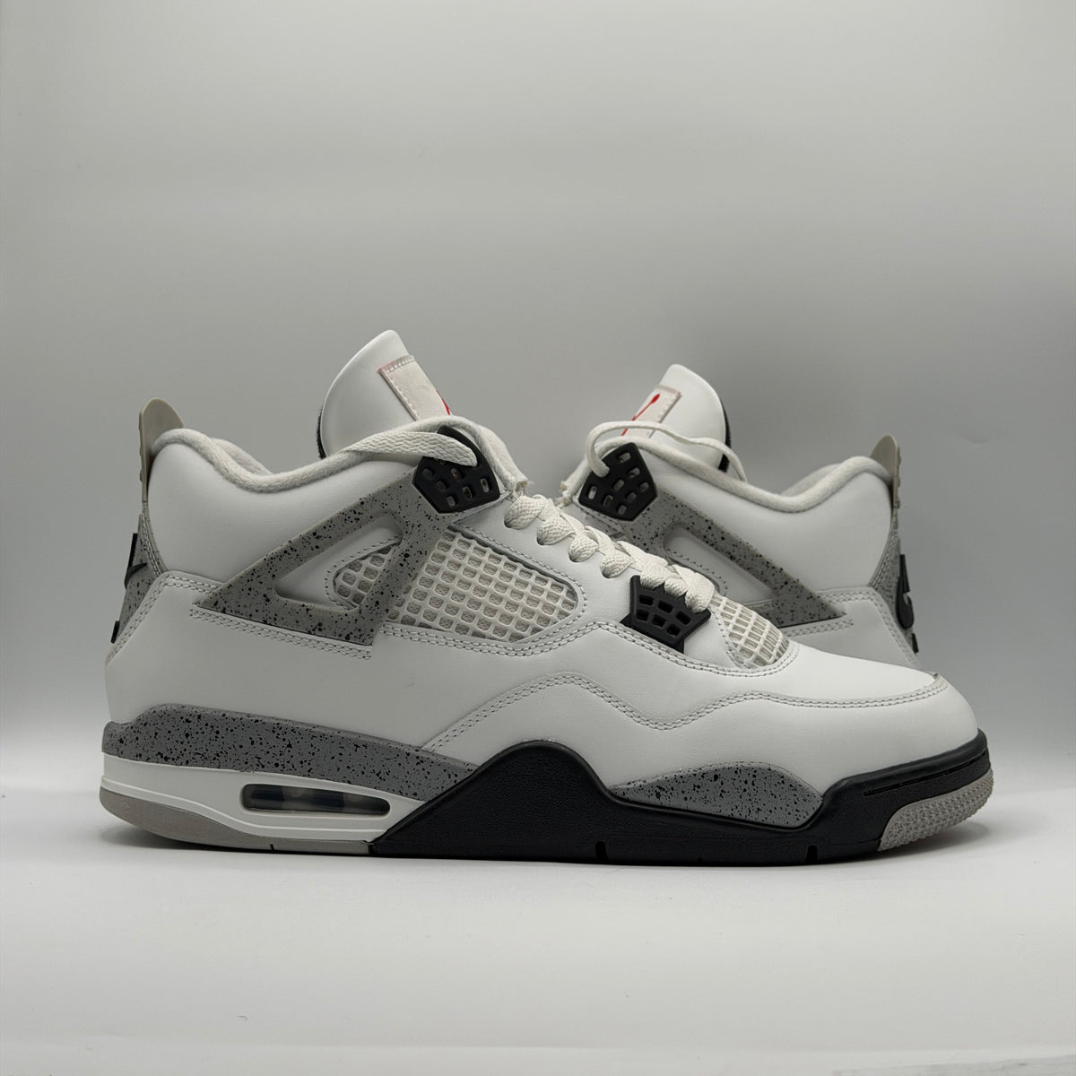 (USED) Jordan 4 White Cement (2025) Size 10.5