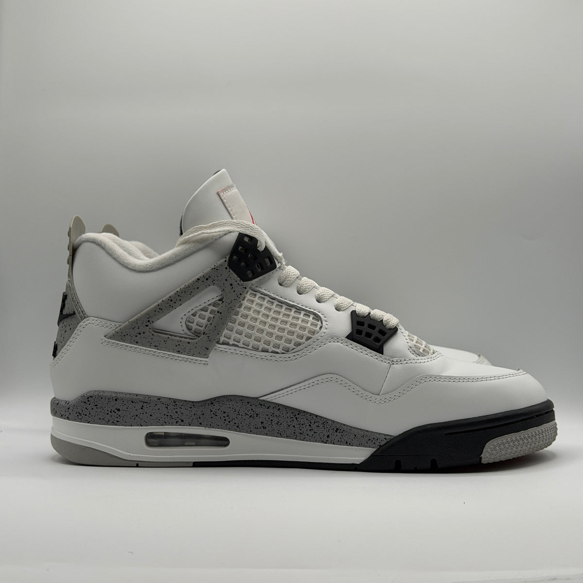 (USED) Jordan 4 White Cement (2025) Size 10.5