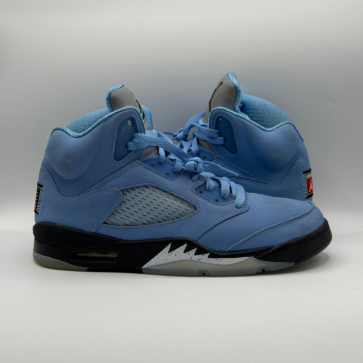 (USED NO BOX) Jordan 5 Retro UNC Size 8.5