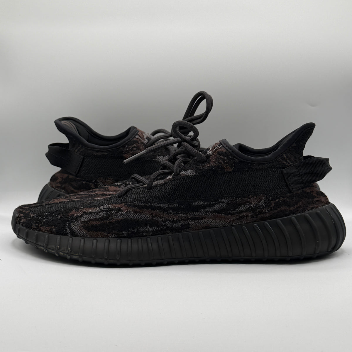 (USED NO BOX) adidas Yeezy Boost 350 V2 Size 14