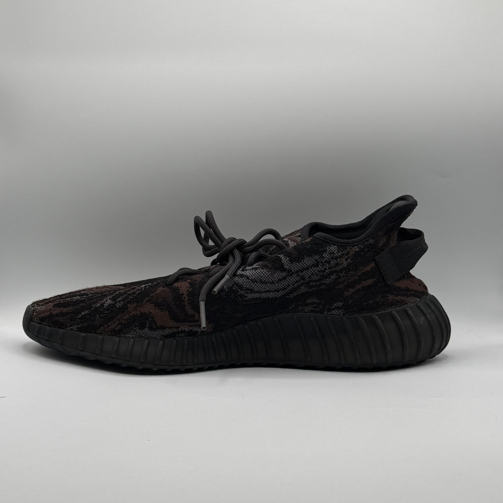 (USED NO BOX) adidas Yeezy Boost 350 V2 Size 14