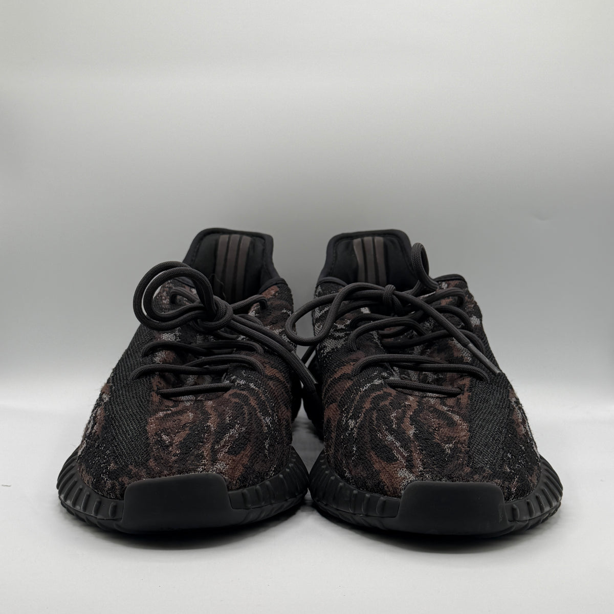 (USED NO BOX) adidas Yeezy Boost 350 V2 Size 14