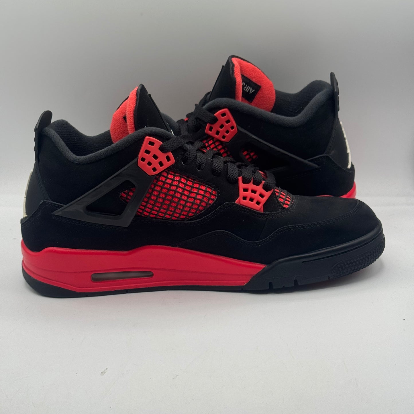 (USED NO BOX) Jordan 4 Red Thunder Size 9.5