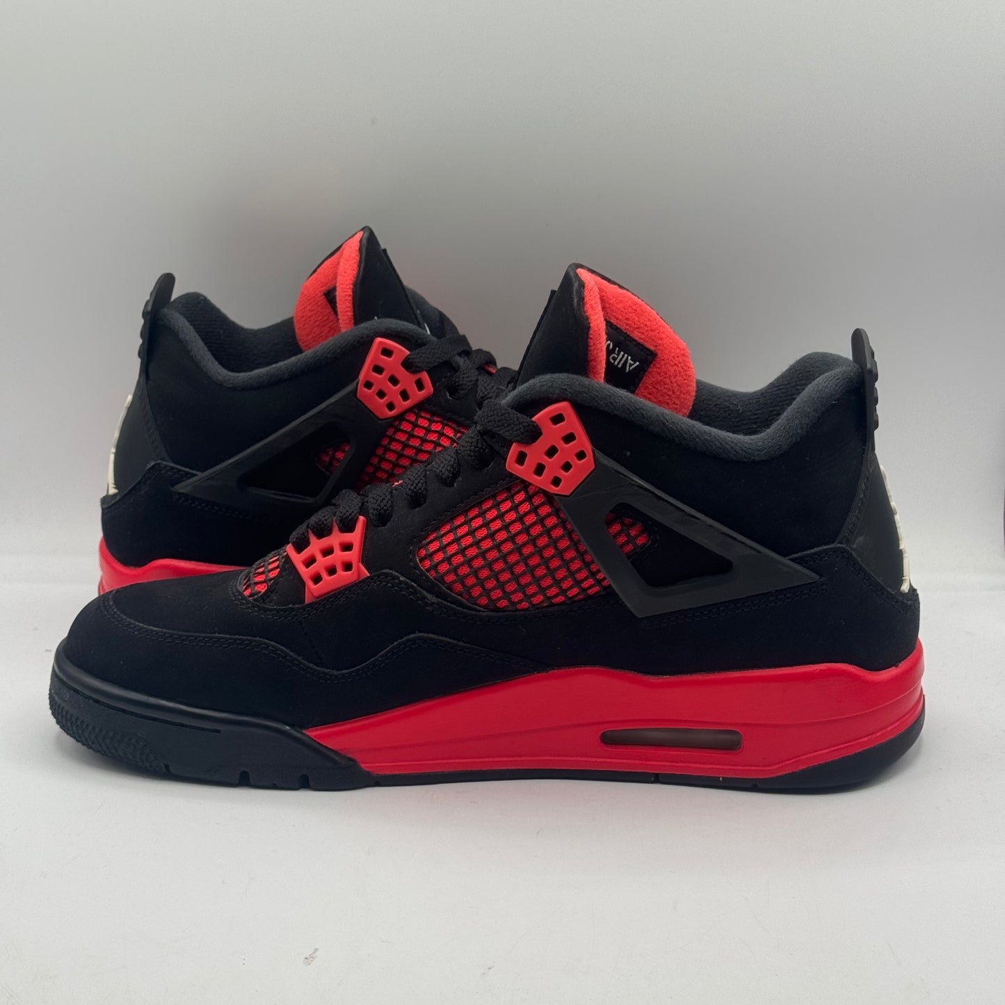 (USED NO BOX) Jordan 4 Red Thunder Size 9.5