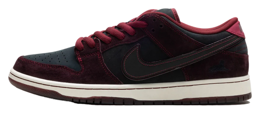 Nike SB Dunk Low Riot Skateshop