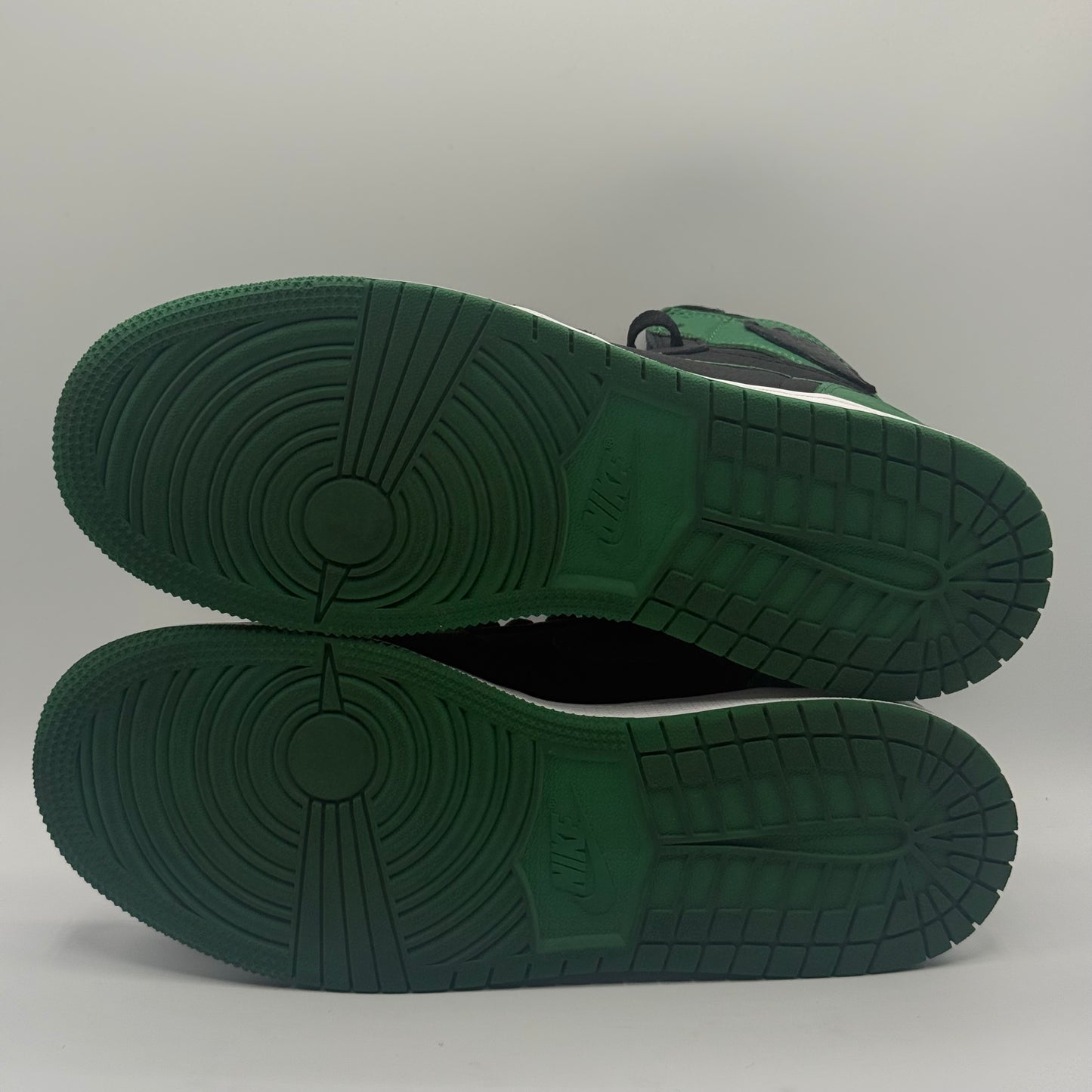 (USED) Jordan 1 High Pine Green Black Size 7Y
