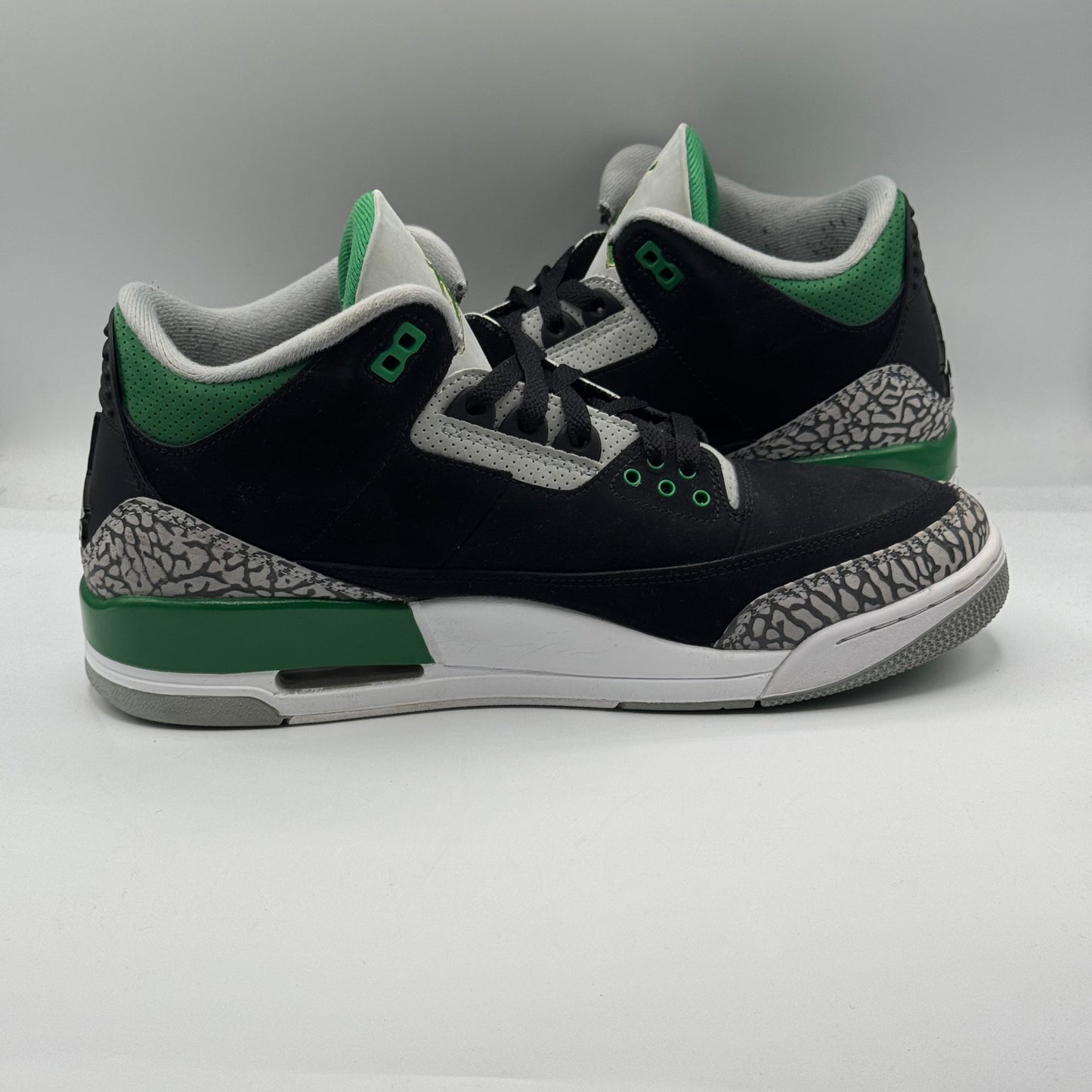 (USED) Jordan 3 Pine Green Size 10.5