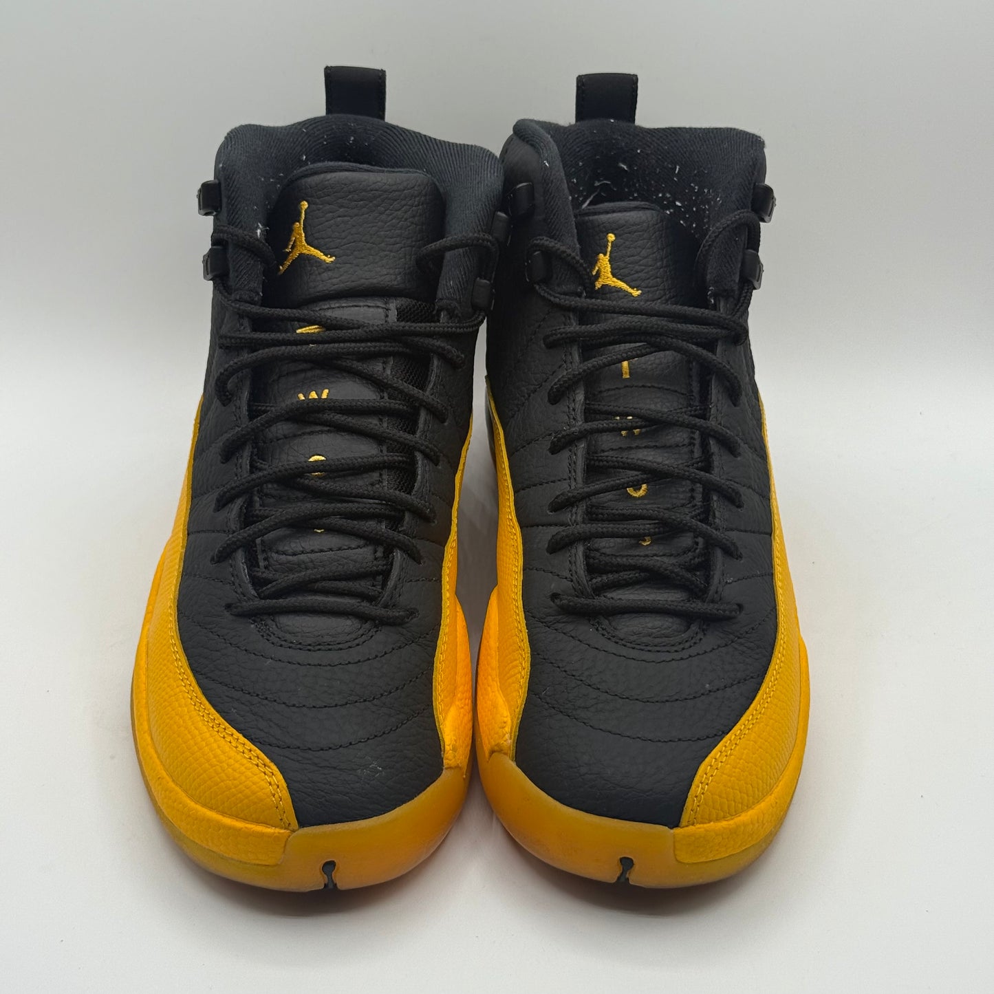(USED) Jordan 12 Black University Gold Size 7Y