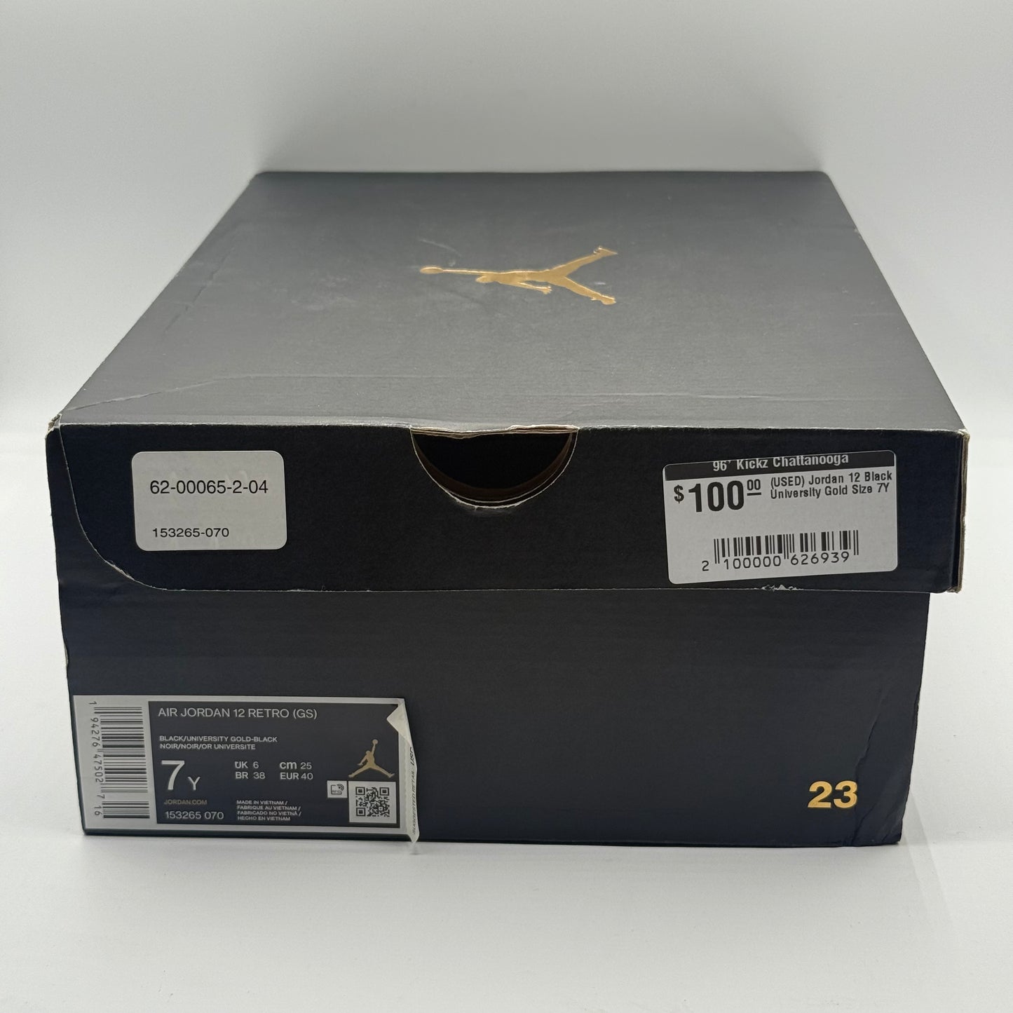 (USED) Jordan 12 Black University Gold Size 7Y