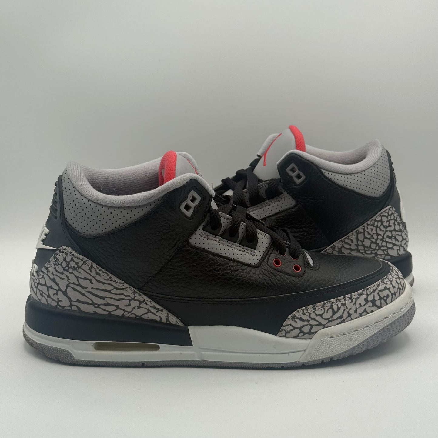 (USED) Jordan 3 Black Cement 2018 Size 7Y