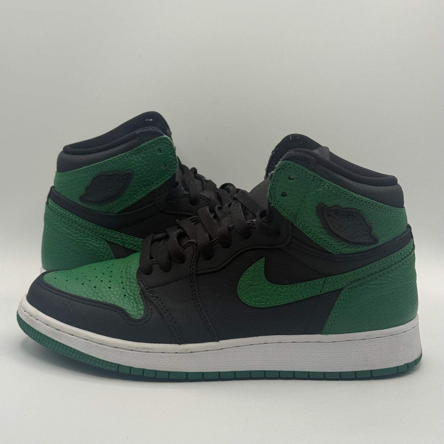 (USED) Jordan 1 High Pine Green Black Size 7Y