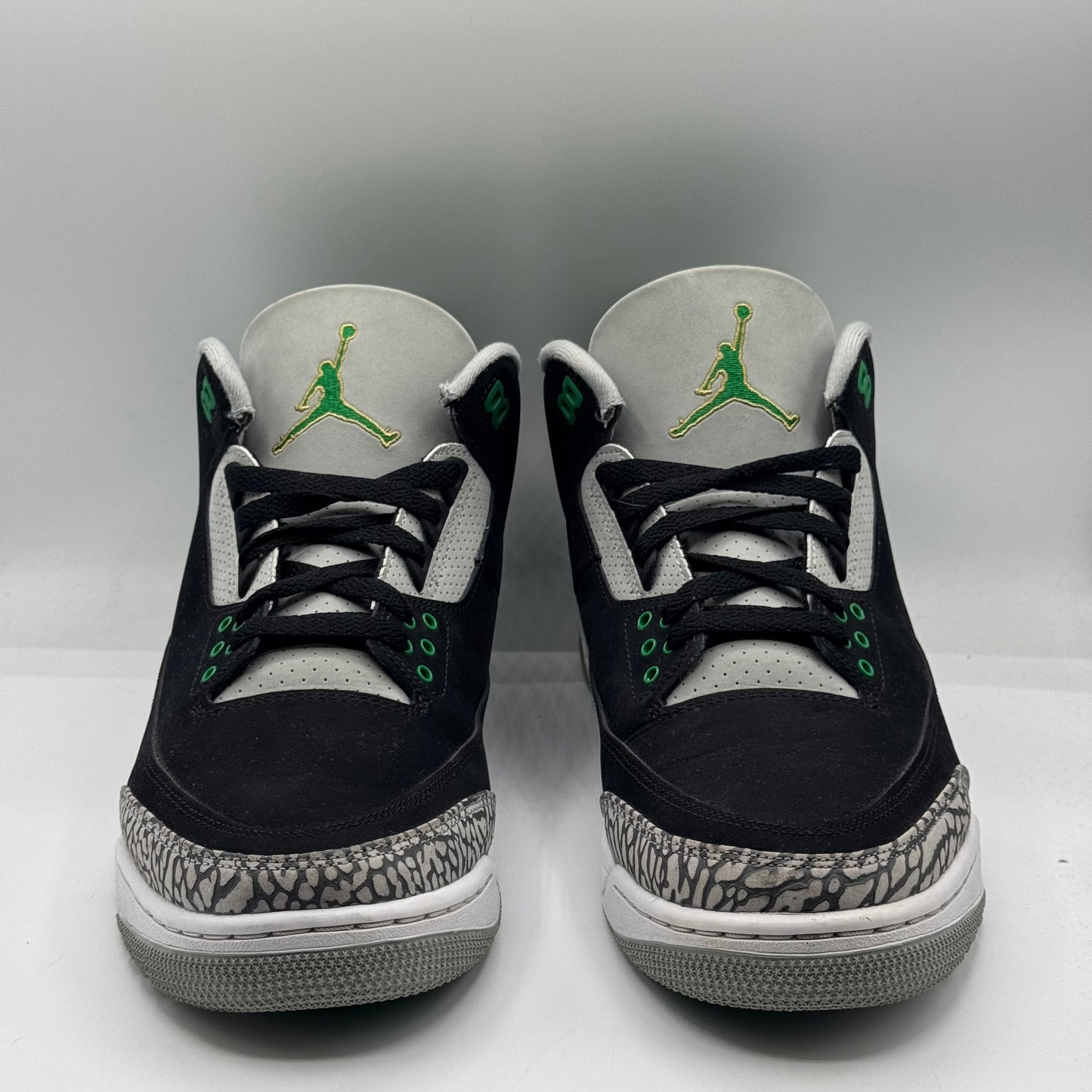 (USED) Jordan 3 Pine Green Size 10.5
